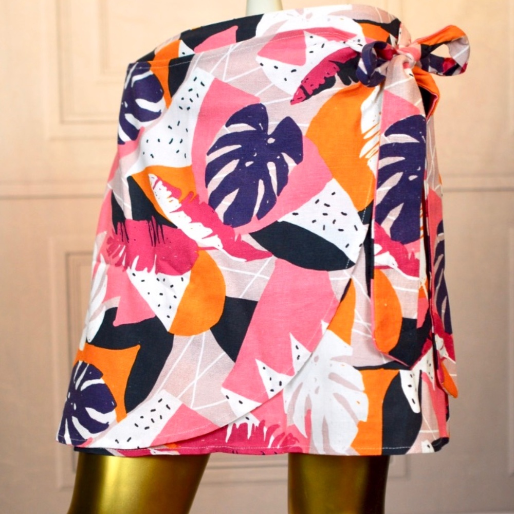 LAST CHANCE Tropical Tie Skirt